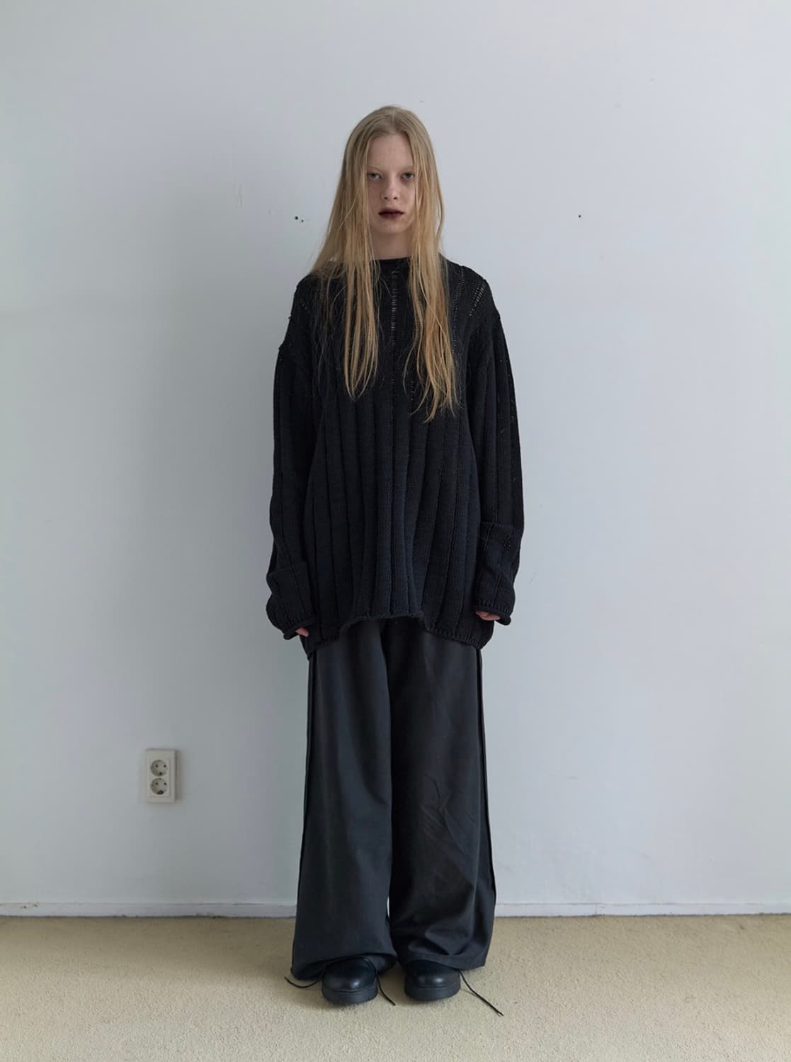 낫띵에브리띵 테이프얀 스웨터 tape yarn sweater 블랙 상품이미지1