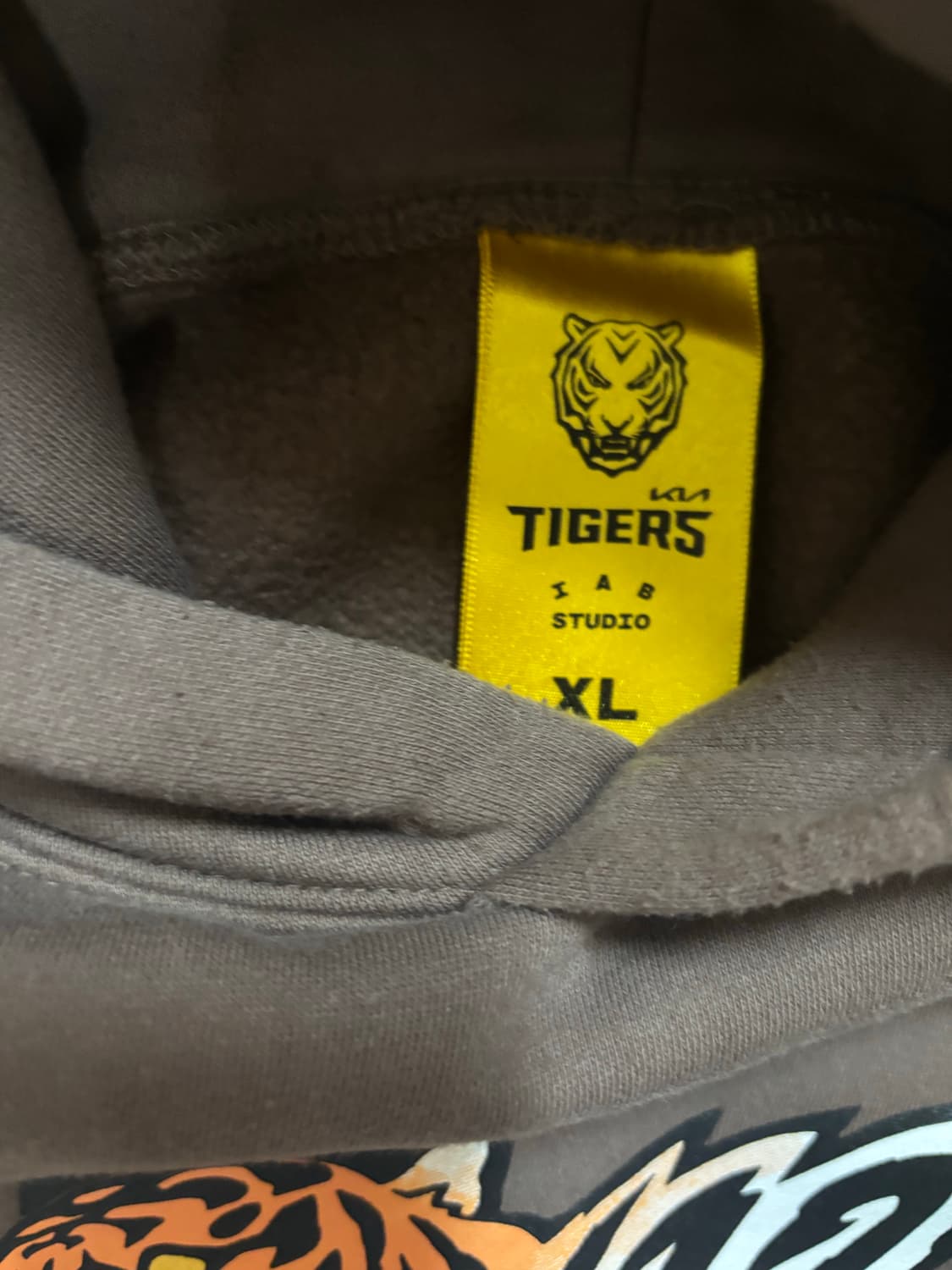 아이앱 스튜디오 호랑이 후드티 브라운 (기아타이거즈) 상품이미지2