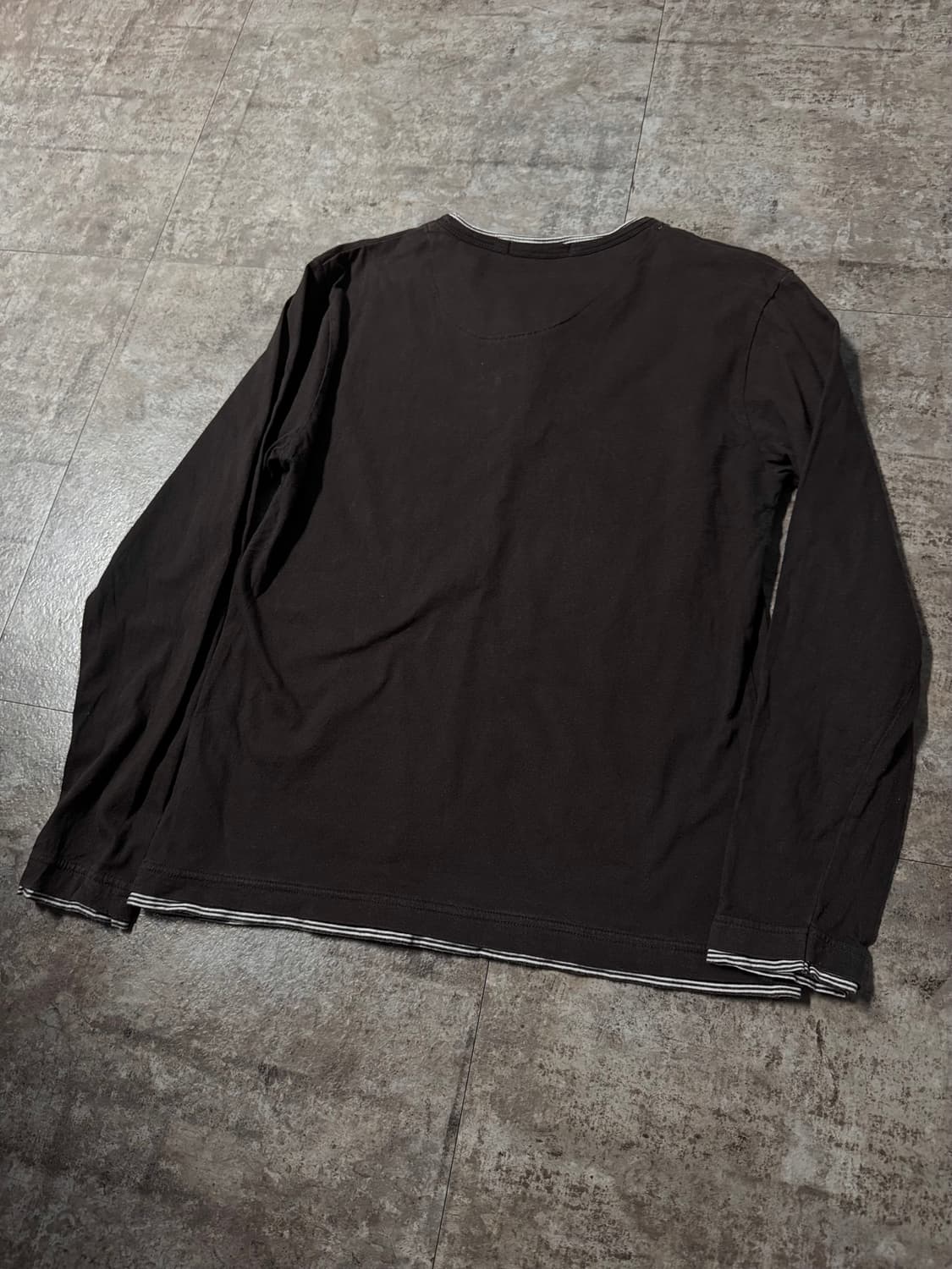 버튼 넥 레이어드 롱 슬리브 티 상품이미지3