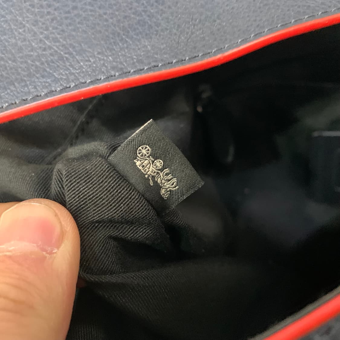 코치 가죽 크로스백 상품이미지5