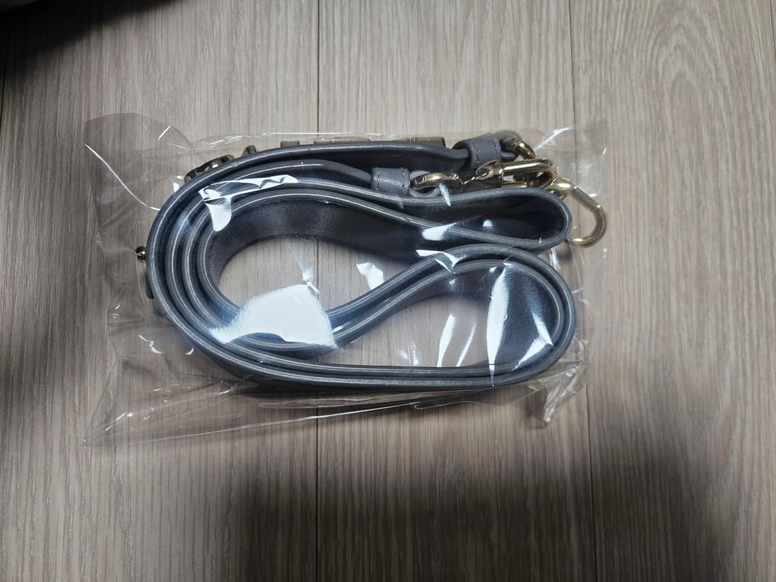 디올 레이디백 미니 블루 그레이 램스킨퀼팅백 상품이미지10