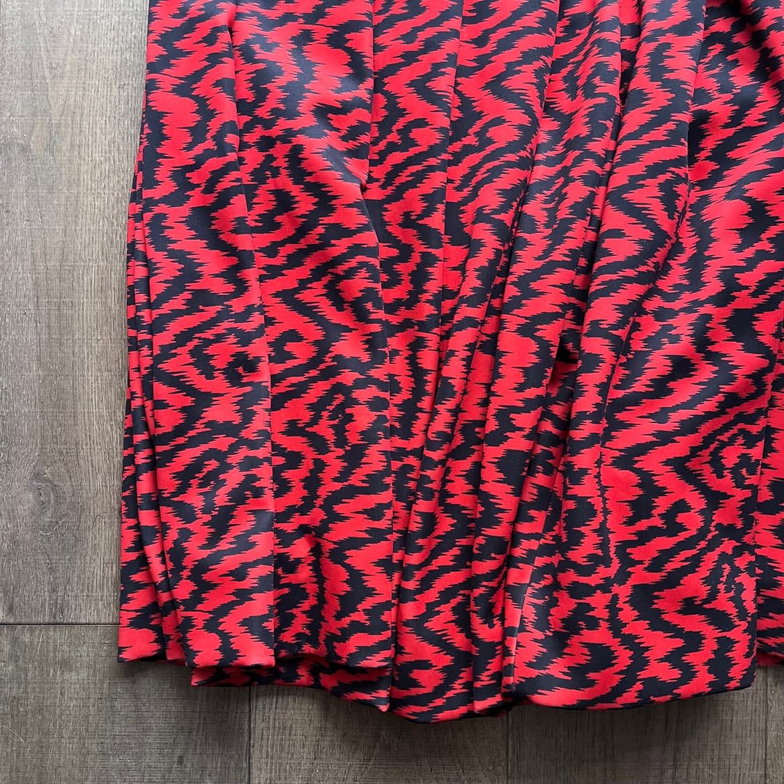 Zigzag Graphic Pleated Skirt 상품이미지5