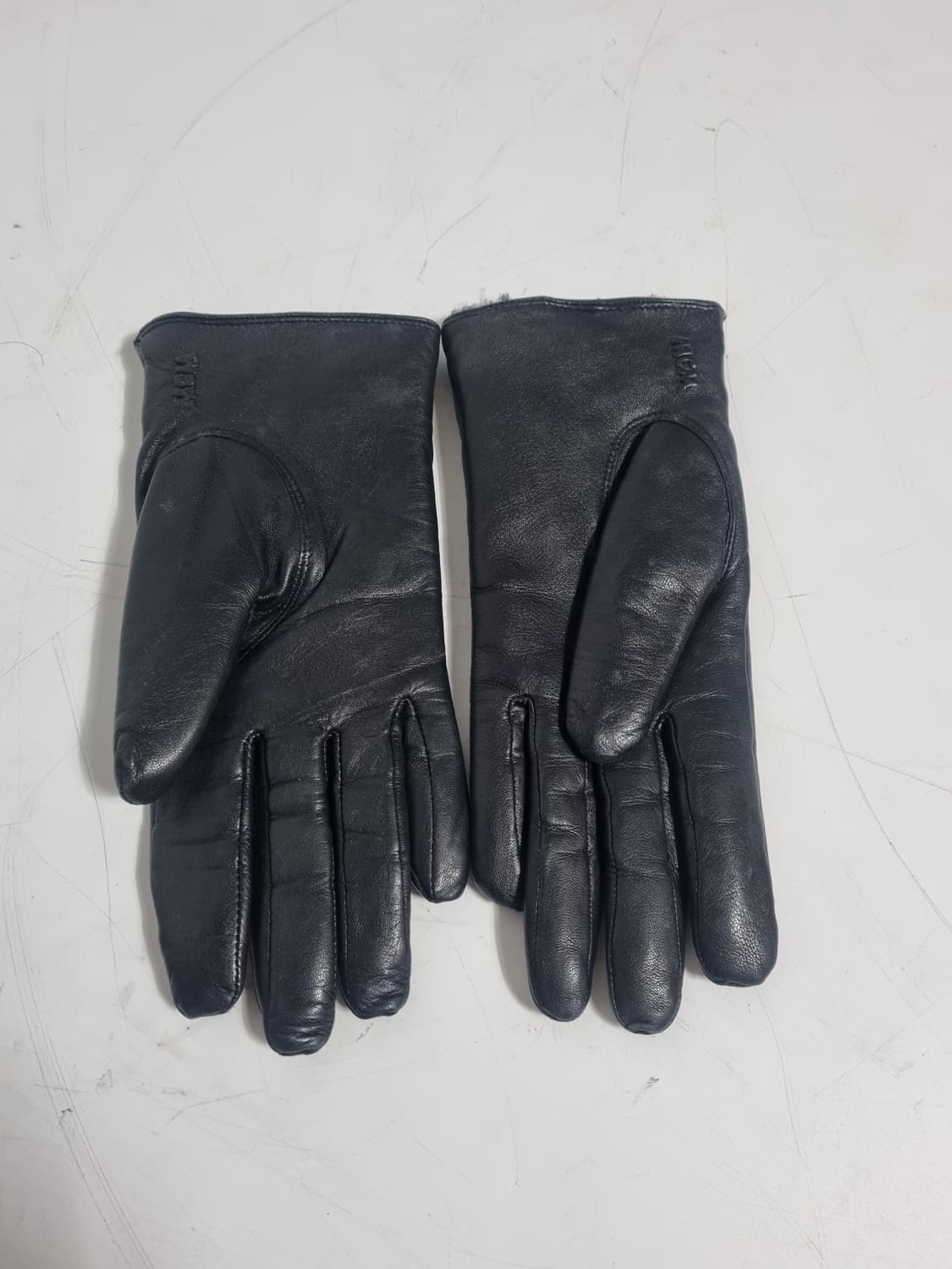 MCM 뮌헨 여성 가죽장갑 m사이즈 상품이미지3