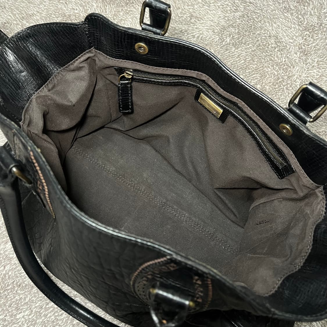 Fendi Etonico Shoulder Bag Black  상품이미지2