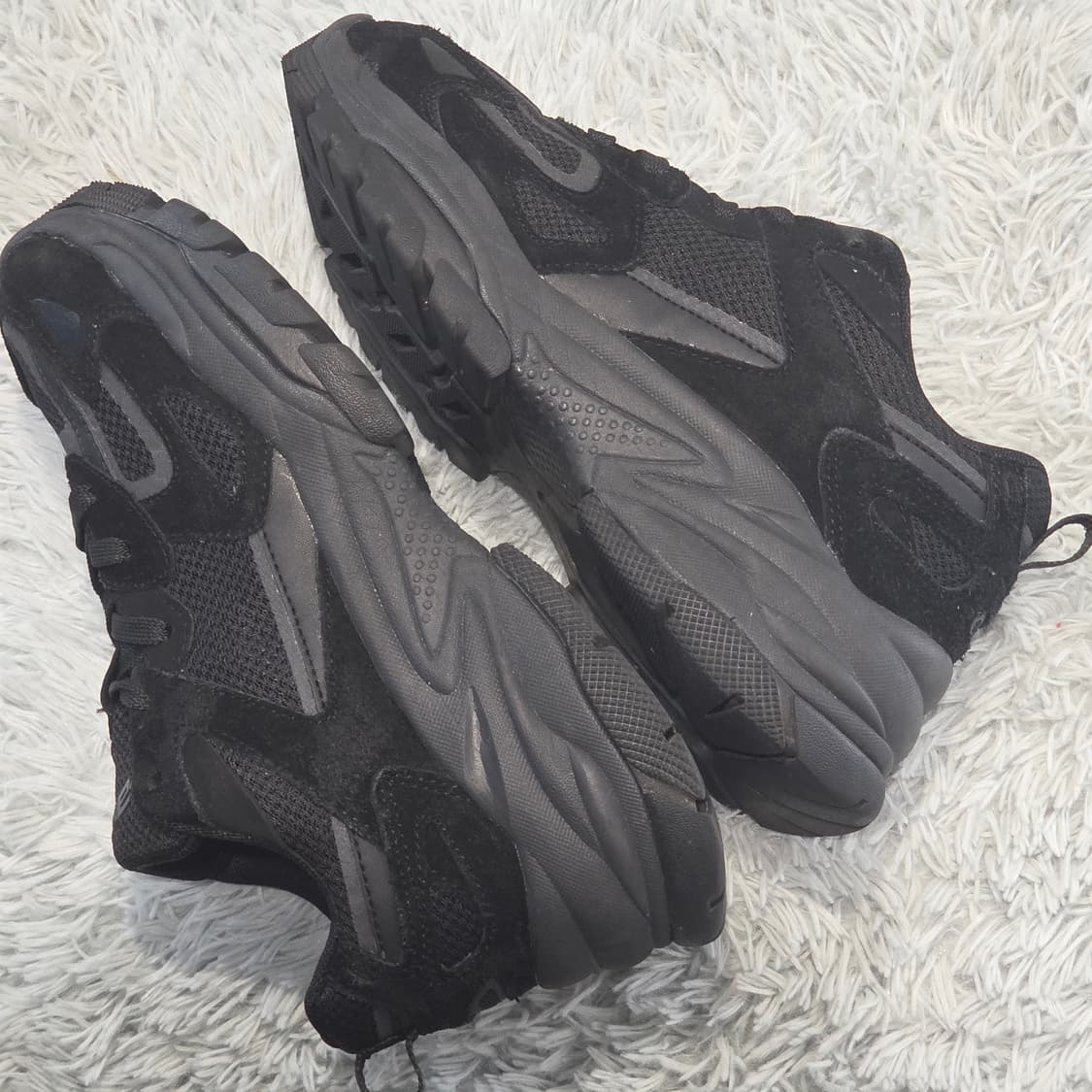 8q-9: 아키클래식 올블랙 스니커즈 235cm-상태굿 상품이미지8