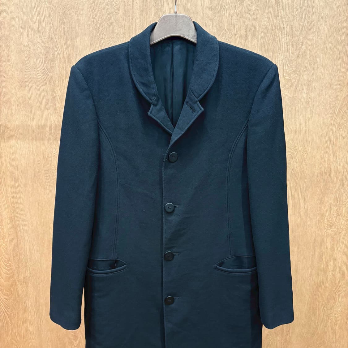 엠포리오 아르마니 코트 쇼울 라펠 웰트 포켓 디테일 세미 슬림핏 블랙 상품이미지4