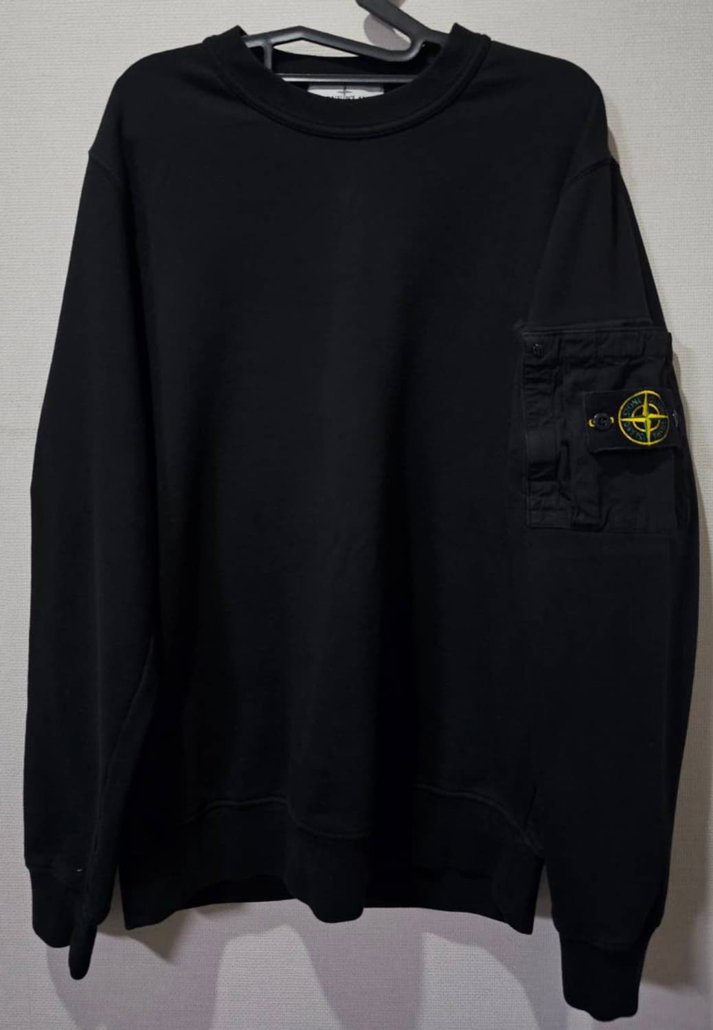 [백화점판/26SS] 스톤아일랜드 포켓 맨투맨 95 / M 상품이미지1