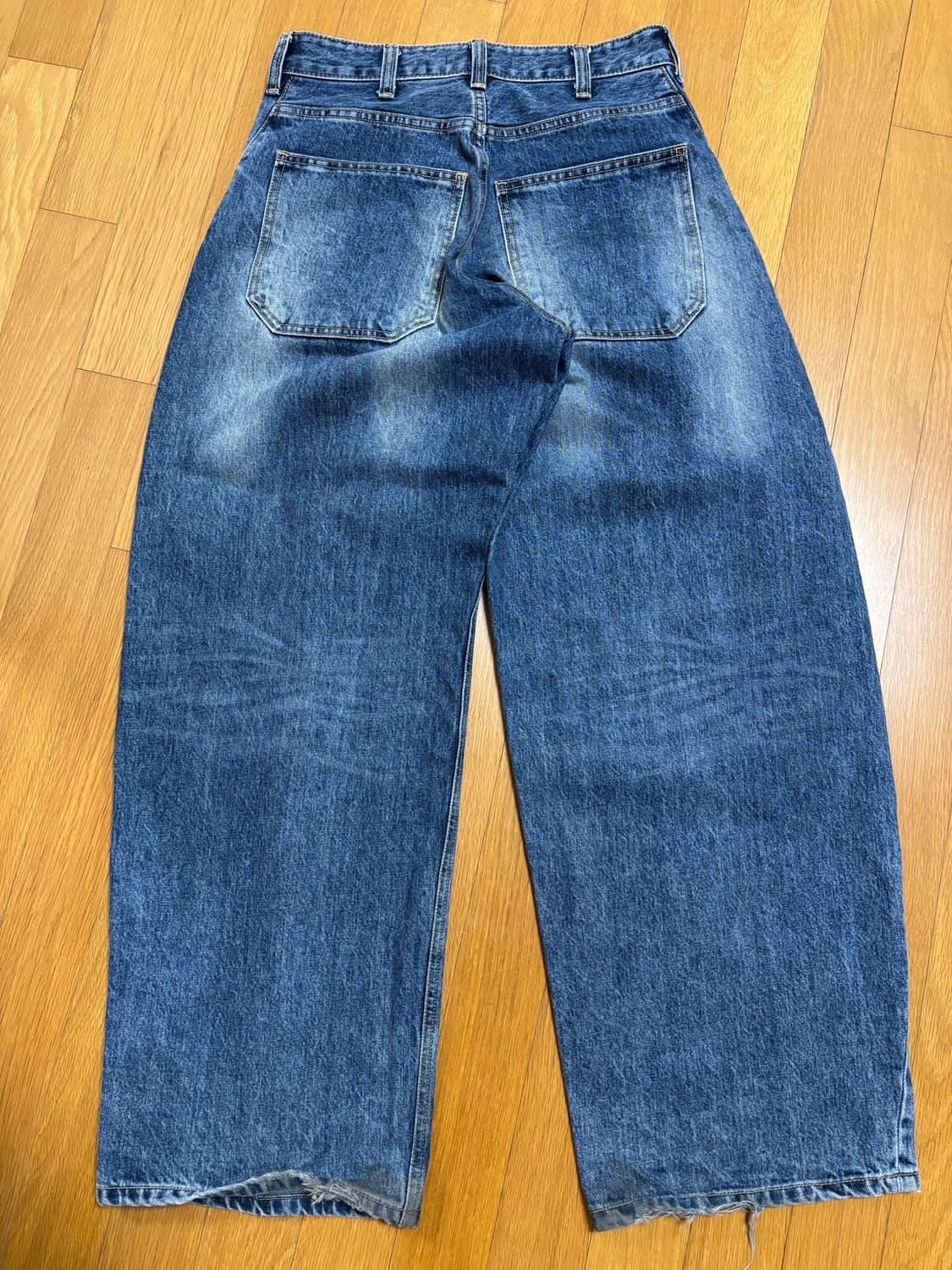 [1] 해칭룸 와이드커브진 와커진 1사이즈 washed blue 상품이미지3