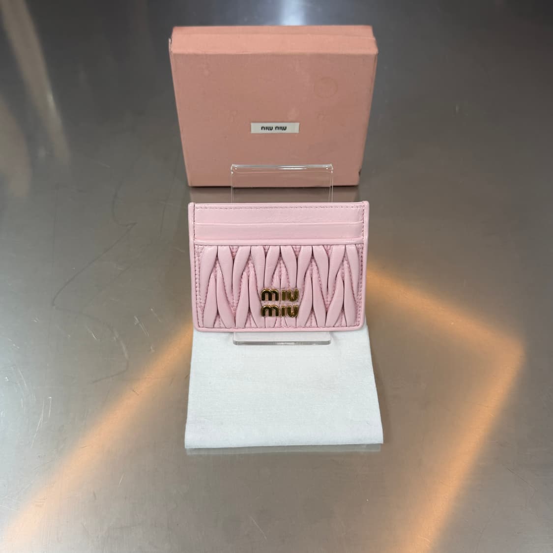 [리오브] 미우미우 마테라쎄 금장 나파 레더 카드지갑 상품이미지1