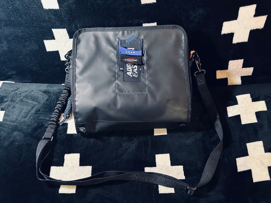 아더에러 이스트백 백팩 상품이미지1