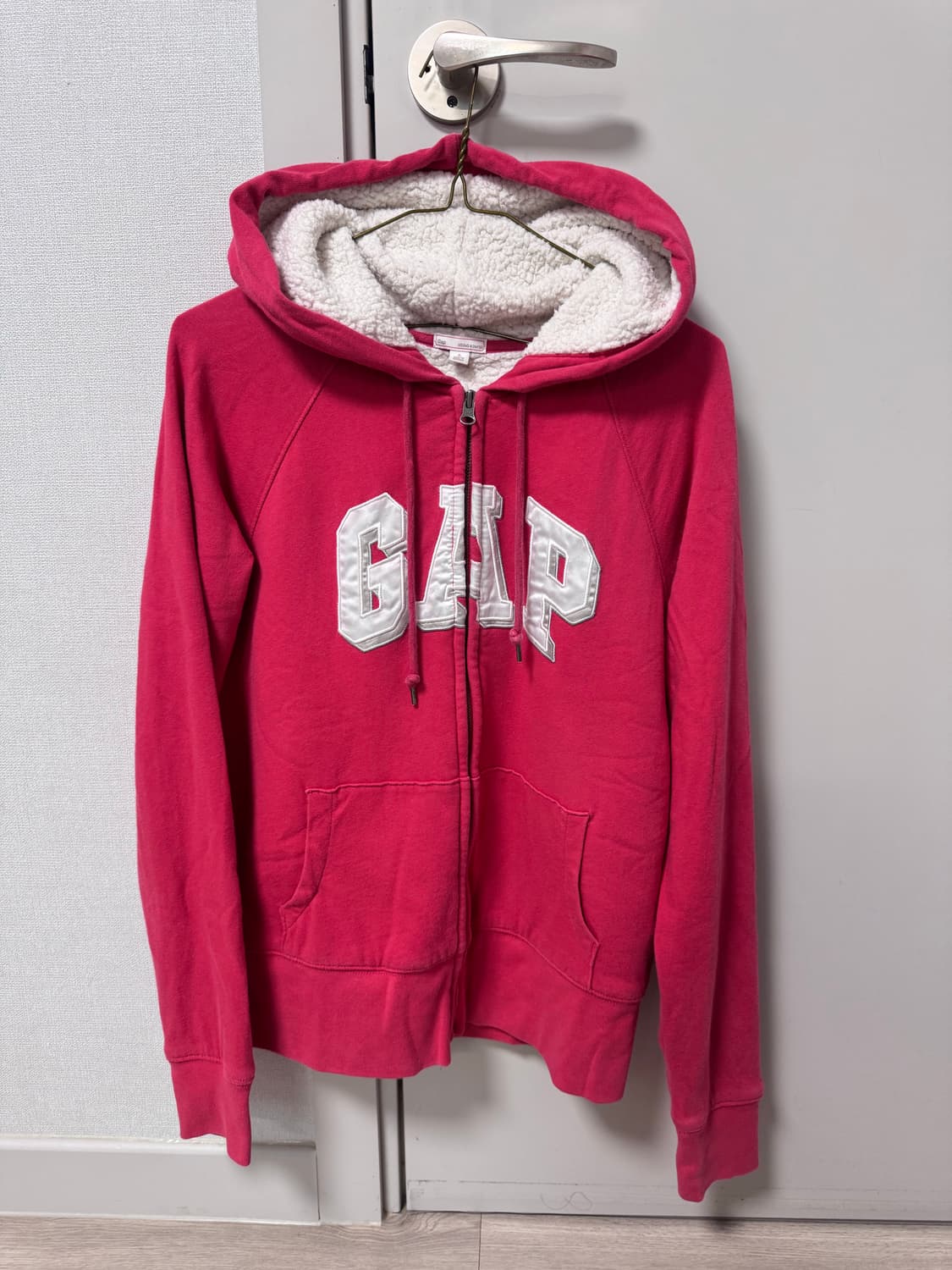 갭 3D 로고 양털 후드집업 상품이미지2