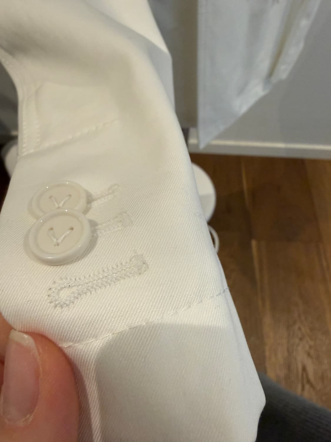 새상품) 보테가베네타 화이트자켓 40사이즈 상품이미지9