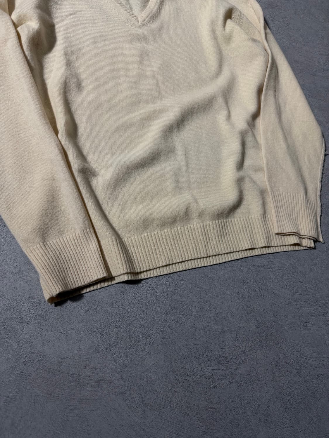 D&G 돌체앤가바나 브이넥 니트 상품이미지6