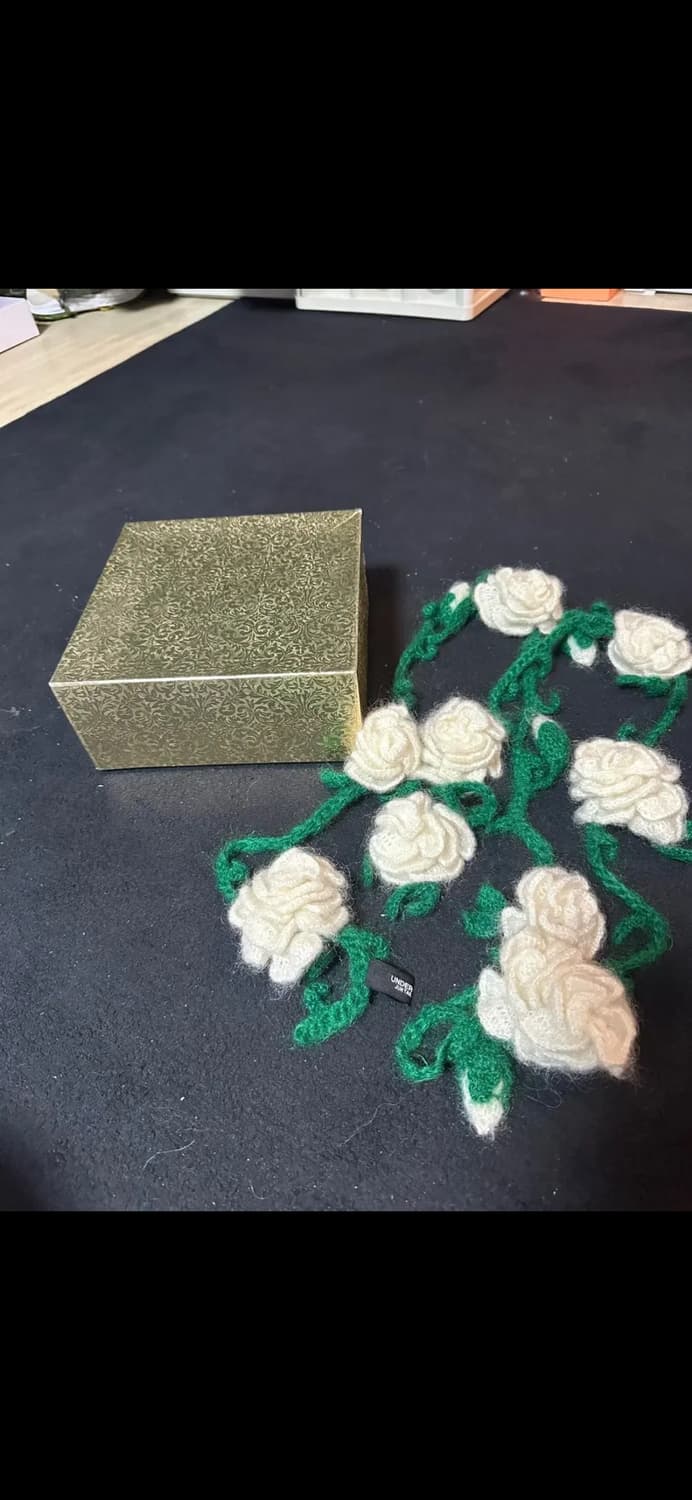 [OS] 언더커버 21aw 장미 스톨 머플러 화이트 상품이미지1