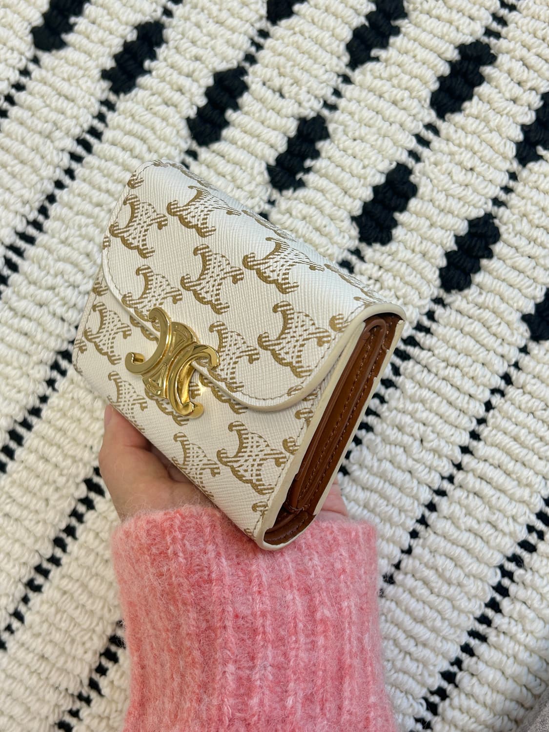 (풀구성 정품) 셀린느 트리옹프 캔버스 플랩 반지갑 상품이미지7