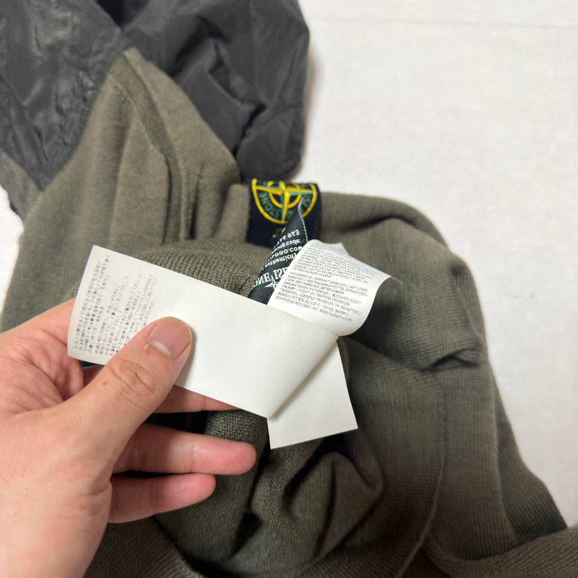 [ XL ] 스톤아일랜드 나일론 후드 니트집업 자켓 카키 상품이미지6