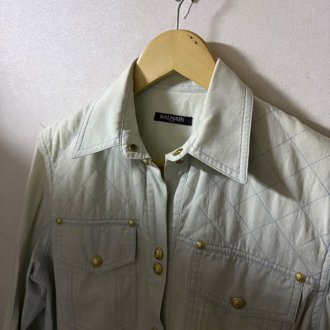 발망 퀄팅 데님 디테일 투포켓 셔츠 38 (여성 66까지) 상품이미지2