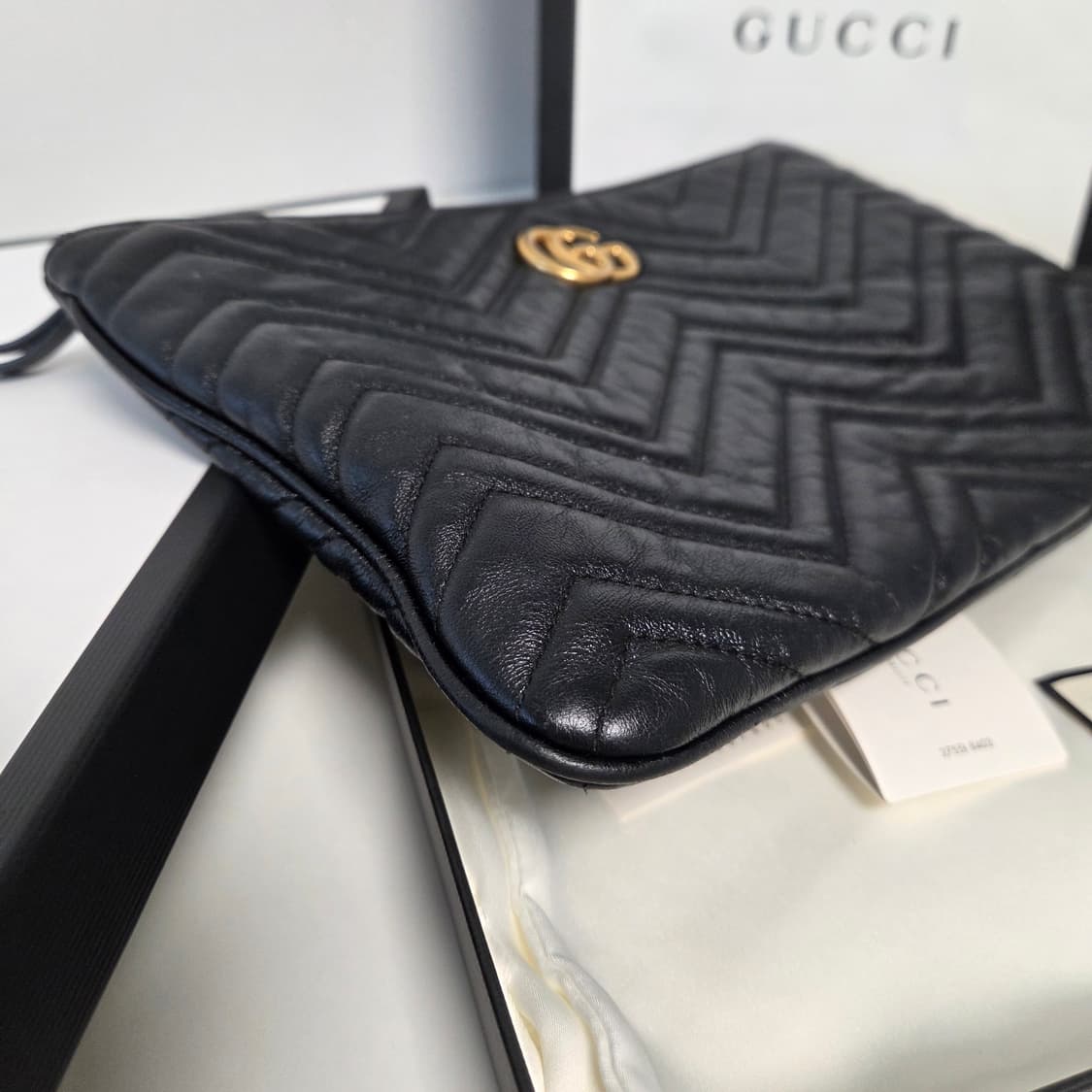 GUCCI 구찌 정품 마몽 클러치백 블랙 금장 쉐브론 레더파우치 상품이미지4
