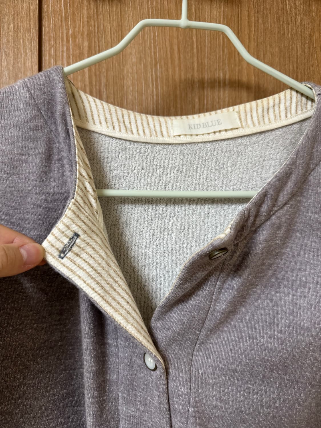 연보라 라운드넥 버튼 가디건 상품이미지1