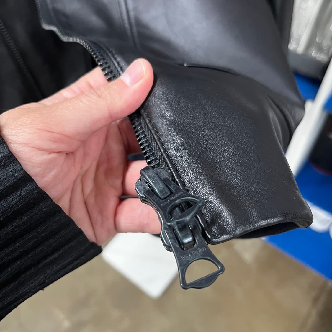 아크네 스튜디오 램스킨 레더자켓 50 상품이미지4