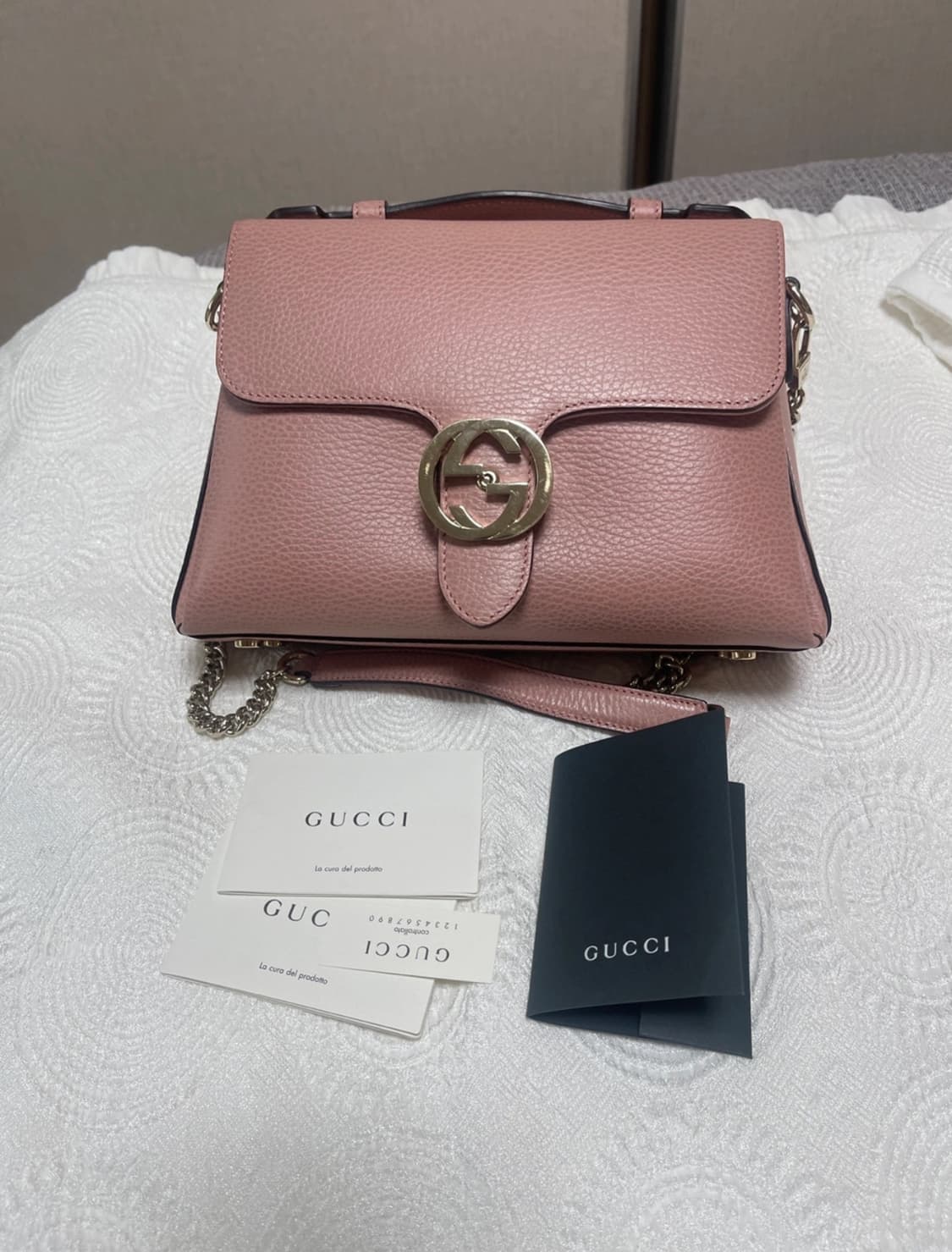 구찌 인터로킹 G 스몰 숄더백 핑크 상품이미지1