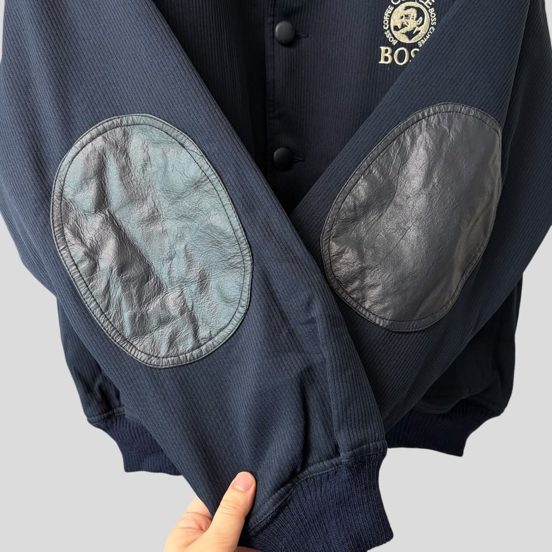 (L)산토리 보스 커피 카우레더 봄버자켓 상품이미지5