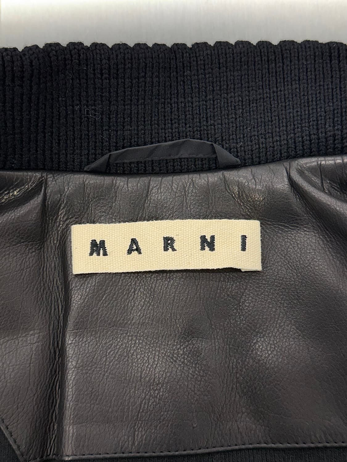 마르니 글로시 쉽스킨 구스 다운 캐시 봄버 자켓 상품이미지7