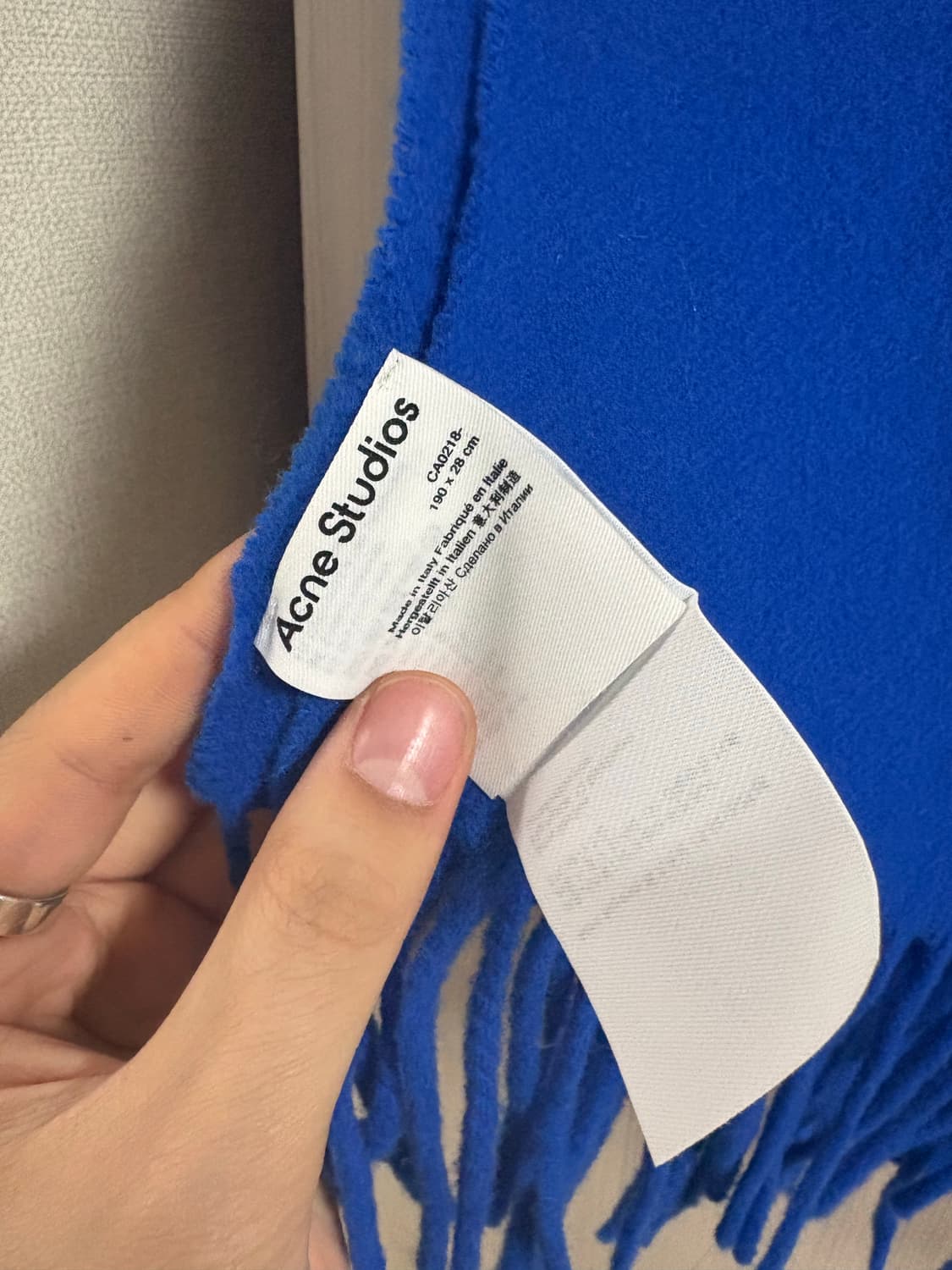 (정품/새상품급) 아크네스튜디오 로얄 블루 수지 머플러 상품이미지5