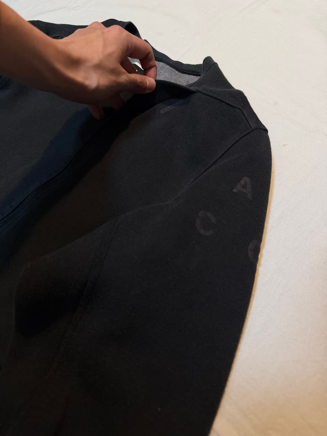 나이키 ACG 해외한정 테크플리스 맨투맨 블랙 상품이미지3