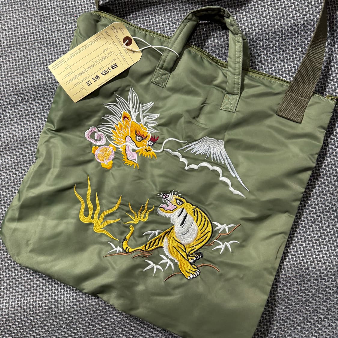 빈티지 밀리터리 자수 가방 상품이미지2