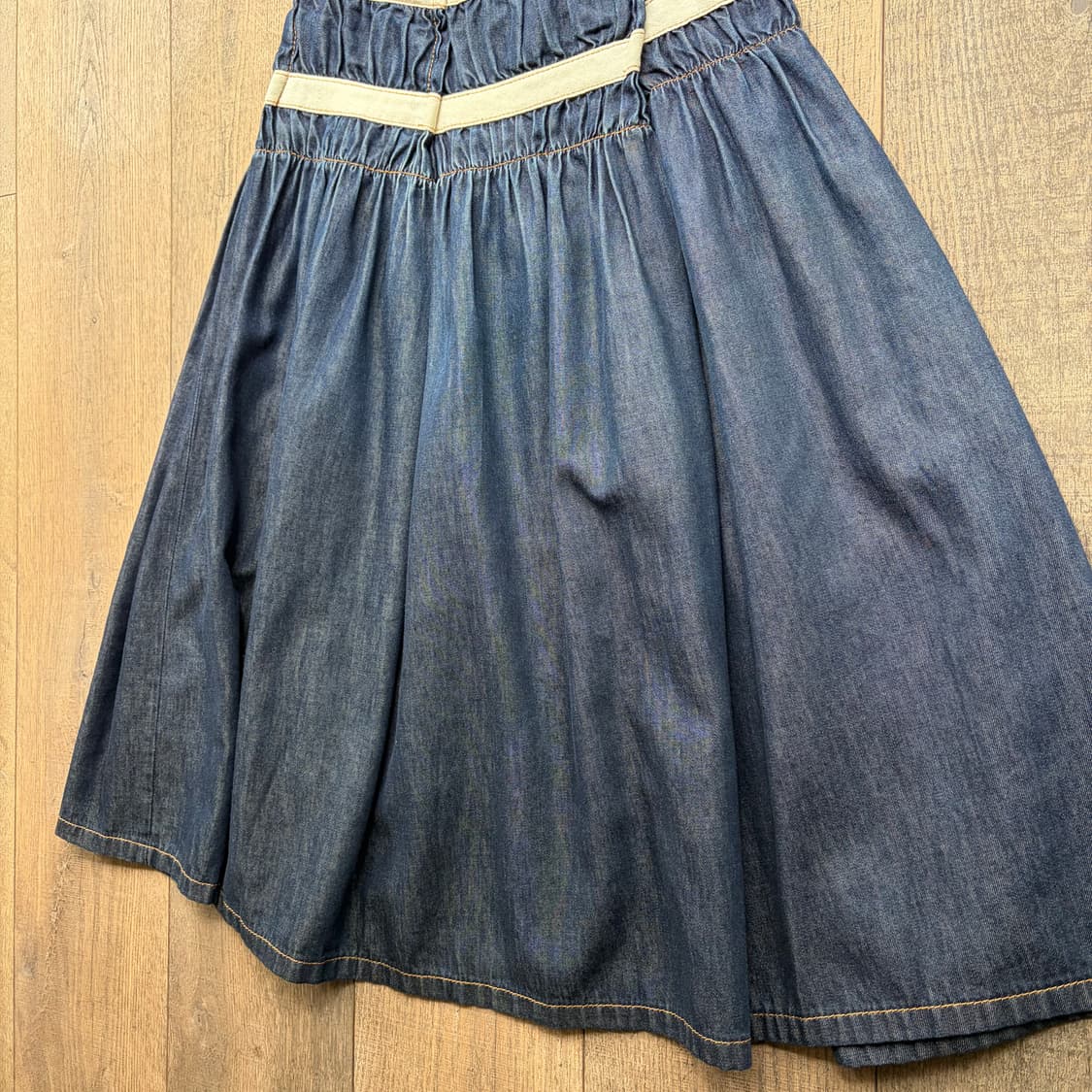 Shirring Line Detail Denim Skirt 상품이미지3