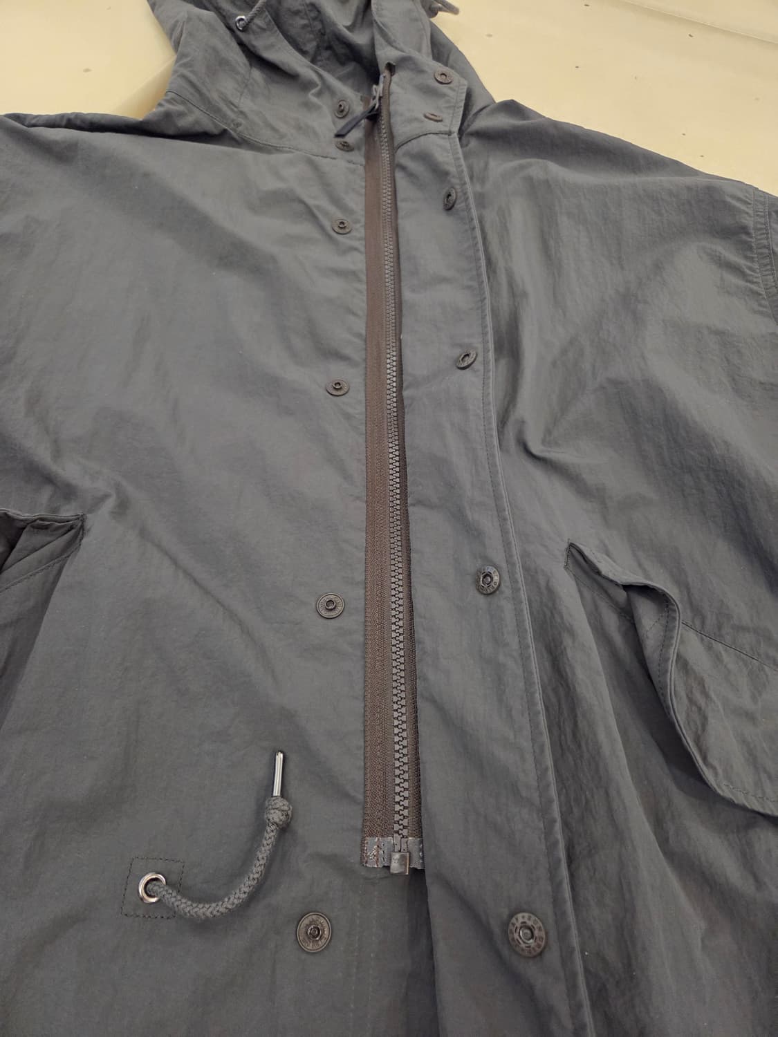 유니클로 포켓터블 피쉬테일 파카 상품이미지8