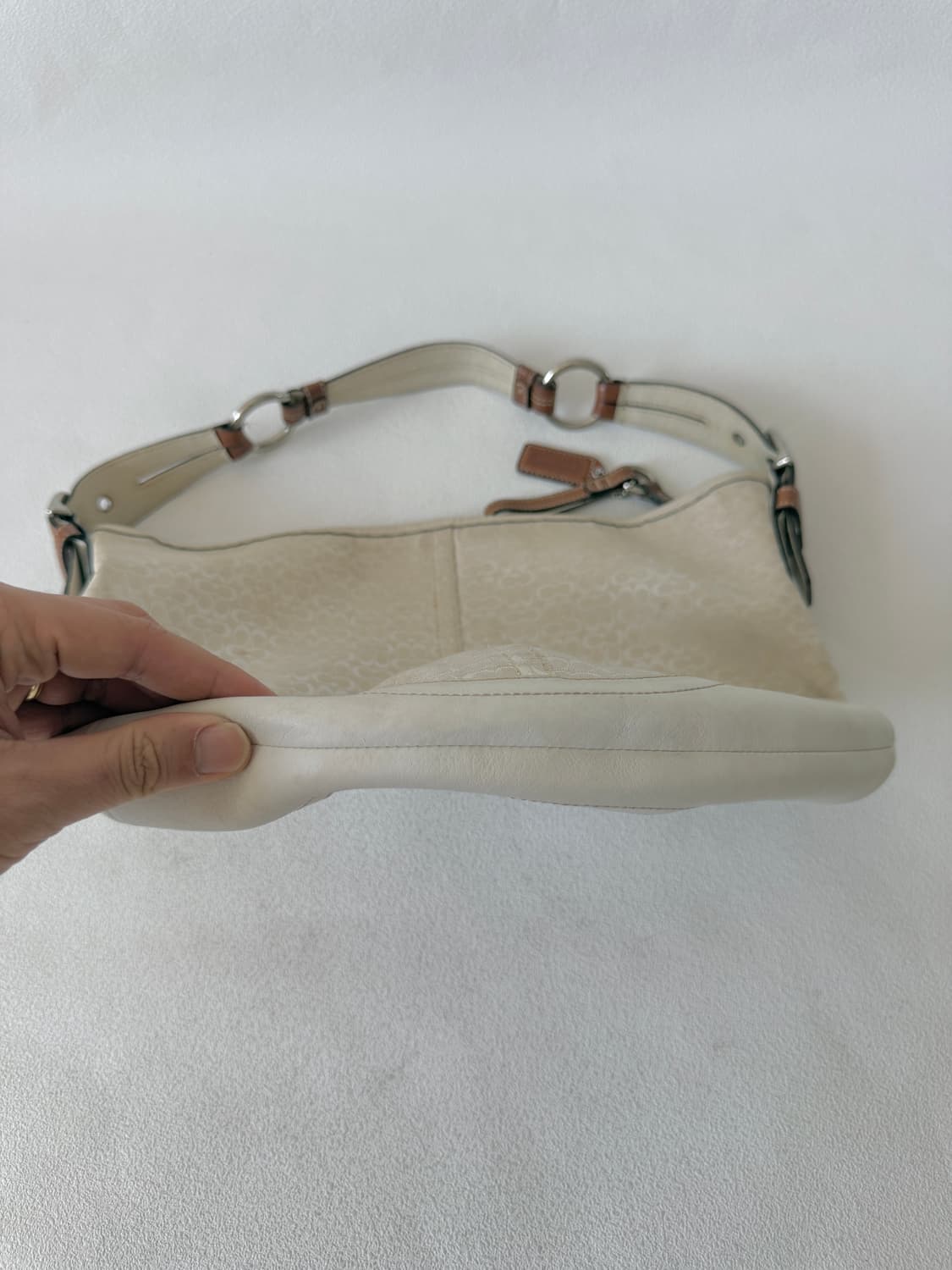 코치(COACH) 모노그램 레더 숄더백 상품이미지8