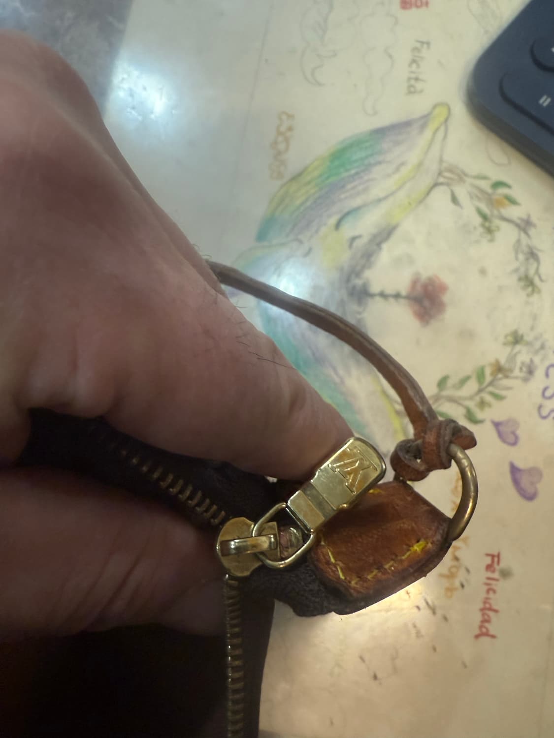 정품 루이비통 포쉐트 악세수아 팝니다 상품이미지8