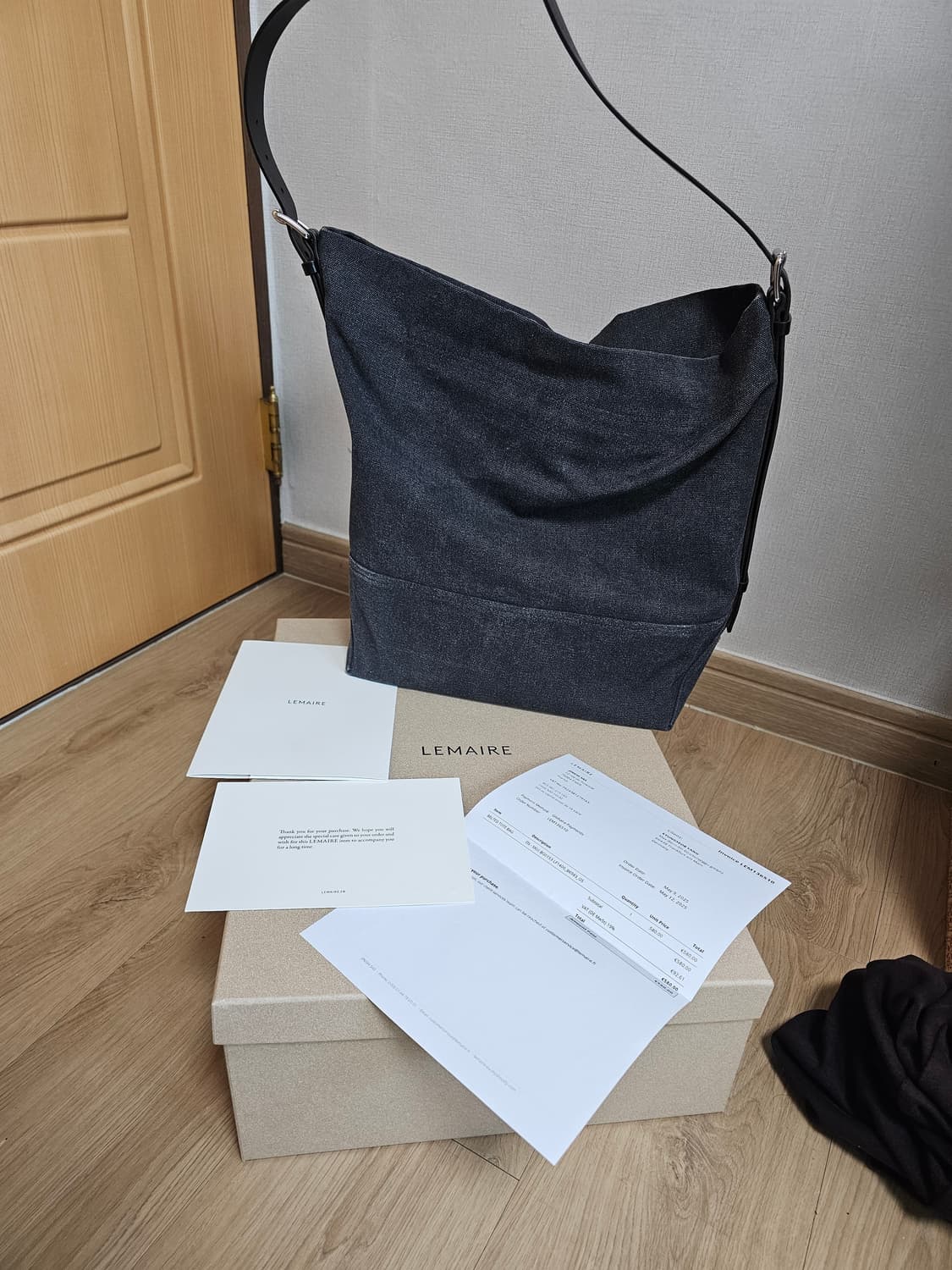 제니 착용 제품 신상 명품 르메르 벨트백 팔아요 belted 토트백 코튼 상품이미지1