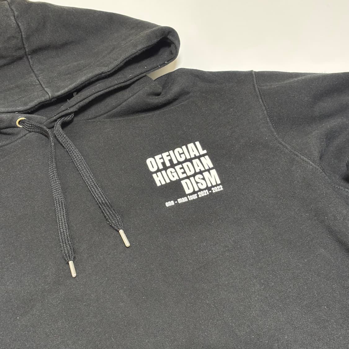 오피셜히게단디즘 2021-22 "Editorial" 원맨 투어 공식 후드 상품이미지2