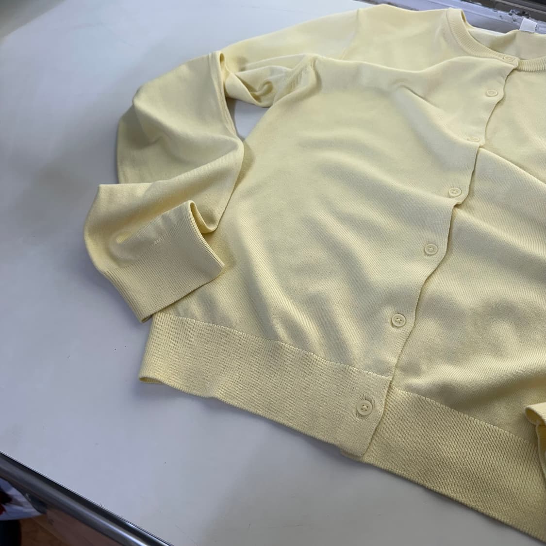 우먼M 유니클로 파스텔옐로우 모달 U넥 가디건 상품이미지3