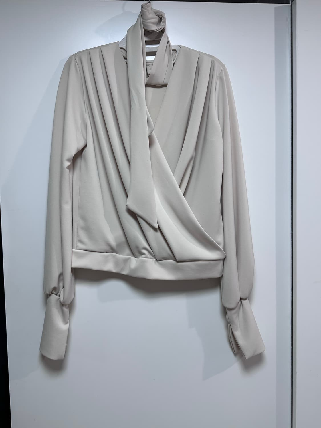 아이보리 버터 리본 블라우스 랩 스타일 상품이미지6