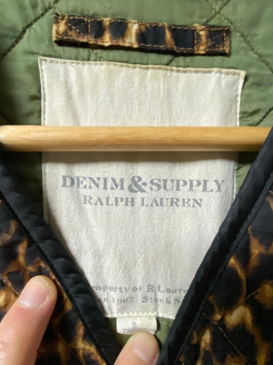 데님앤서플라이 레오파드 베스트 판매합니다. 상품이미지2