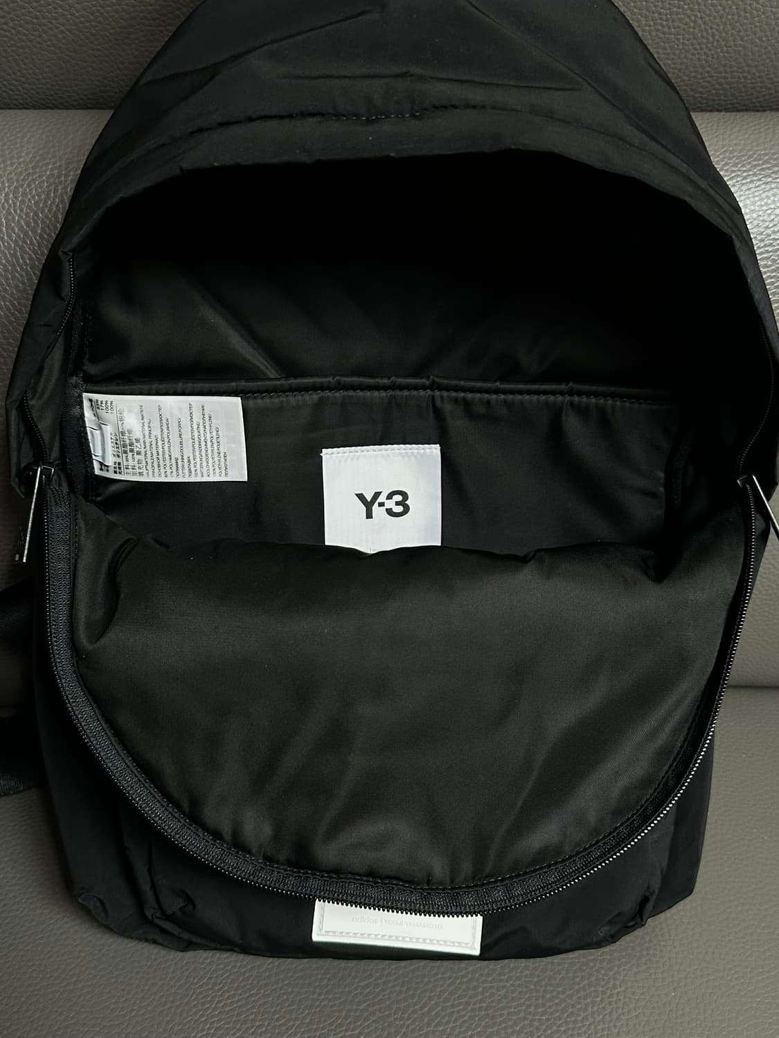 Y-3 테크라이트 백팩 판매 상품이미지4