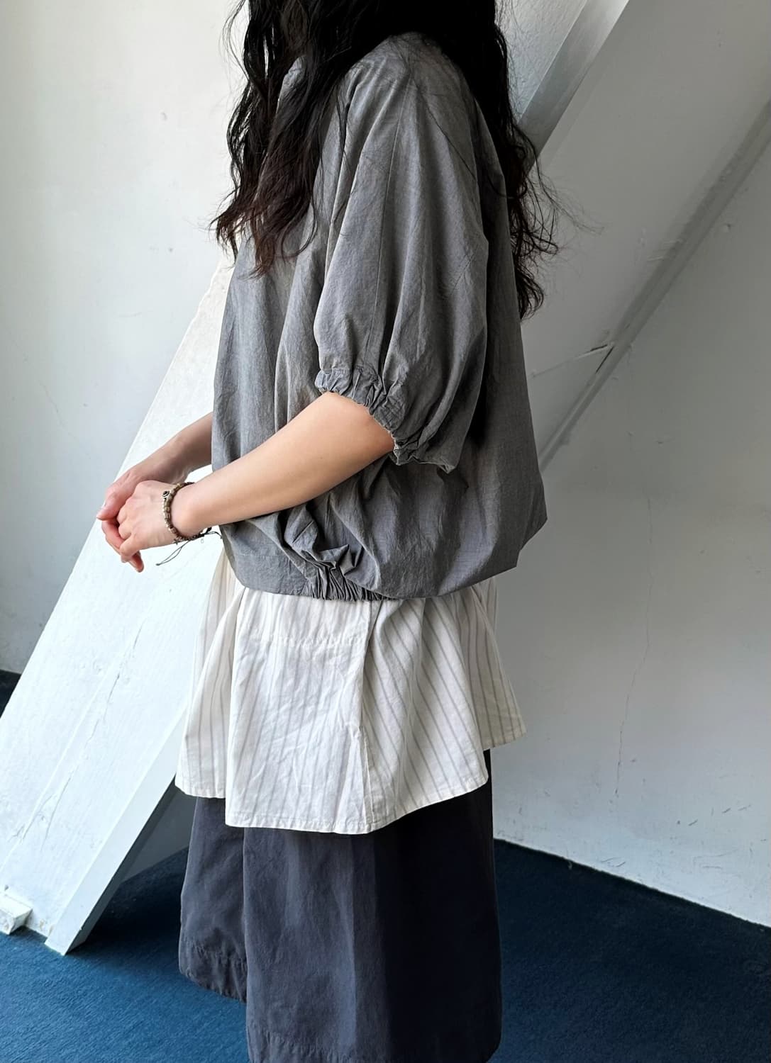 Shirried wide sleeve panel design shirt  상품이미지9