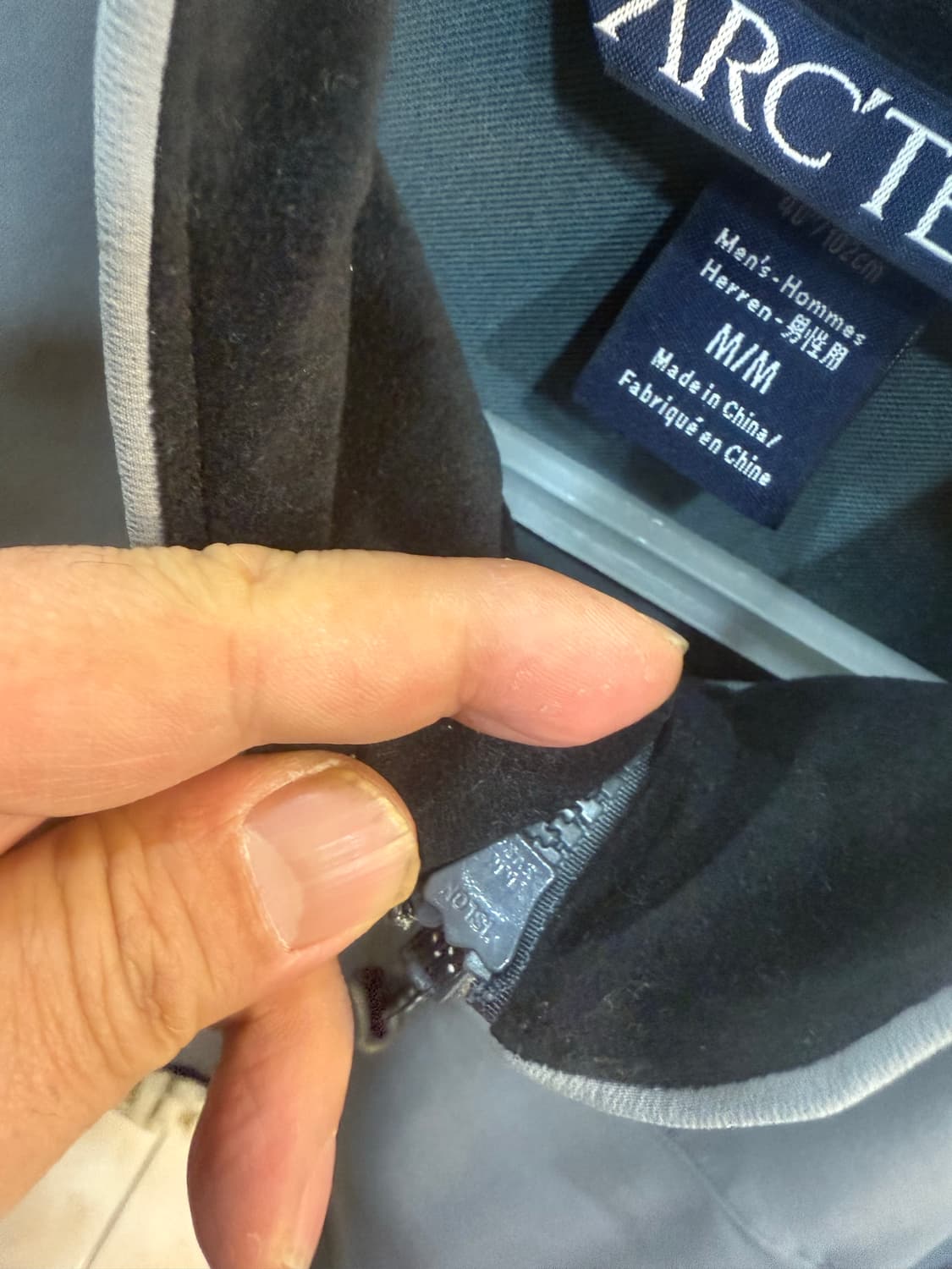 95-100 정품 아크테릭스 감마 LT 집업 팝니다 상품이미지4