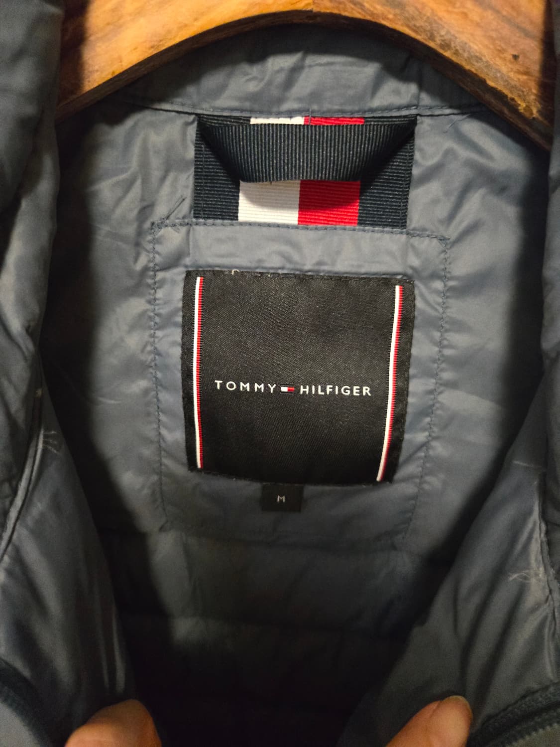 [m] 타미힐피거 남성 덕다운 패딩 조끼 상품이미지4