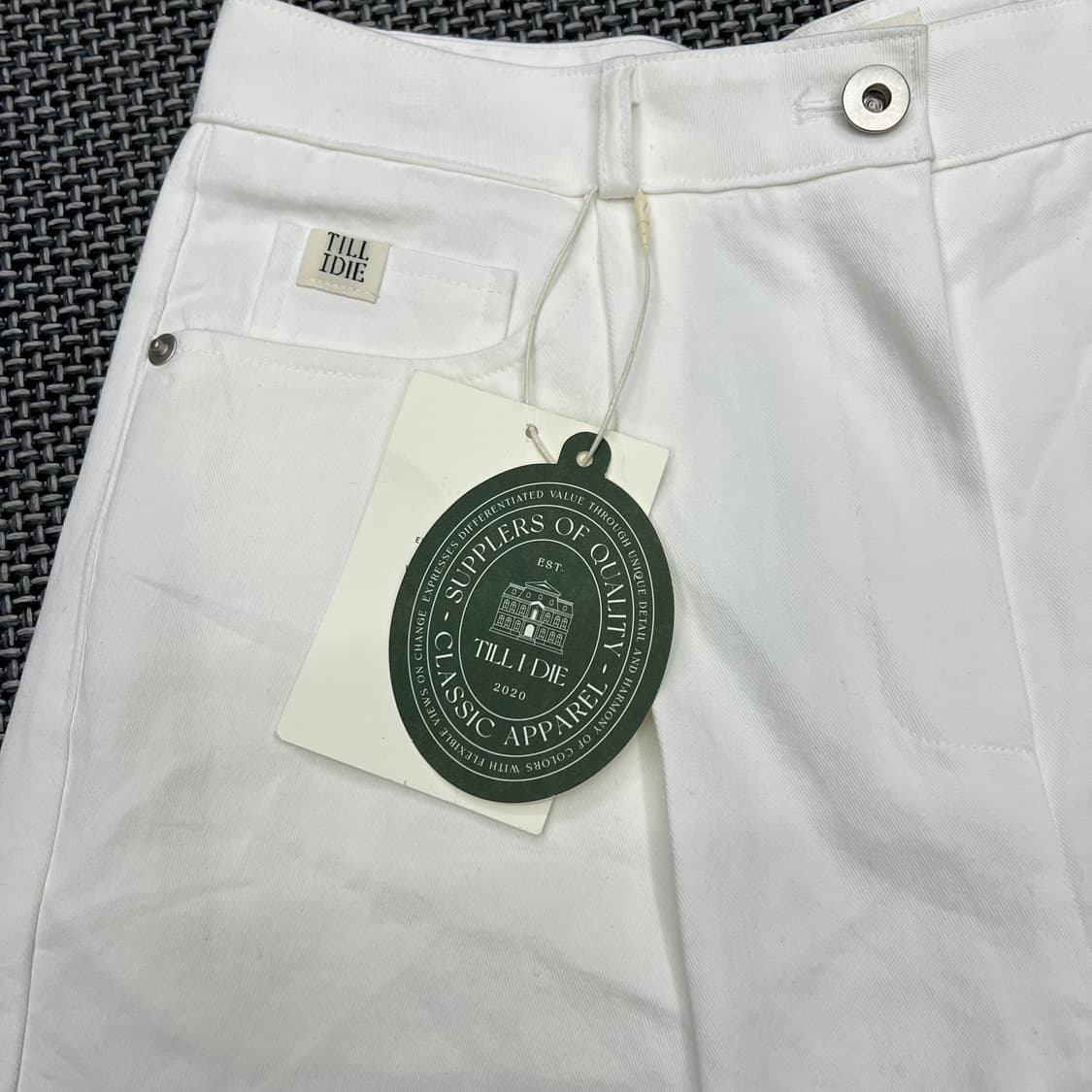 틸아이다이 화이트 숏팬츠 상품이미지3