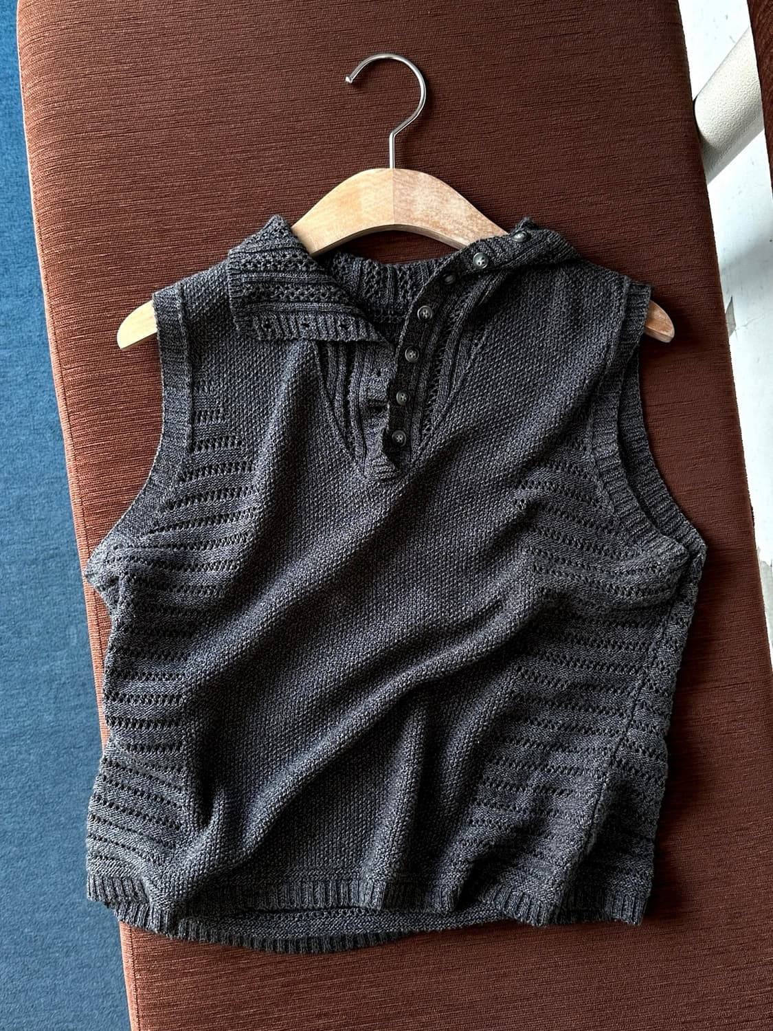 Loose gauge knit fabric sleeveles top 상품이미지9