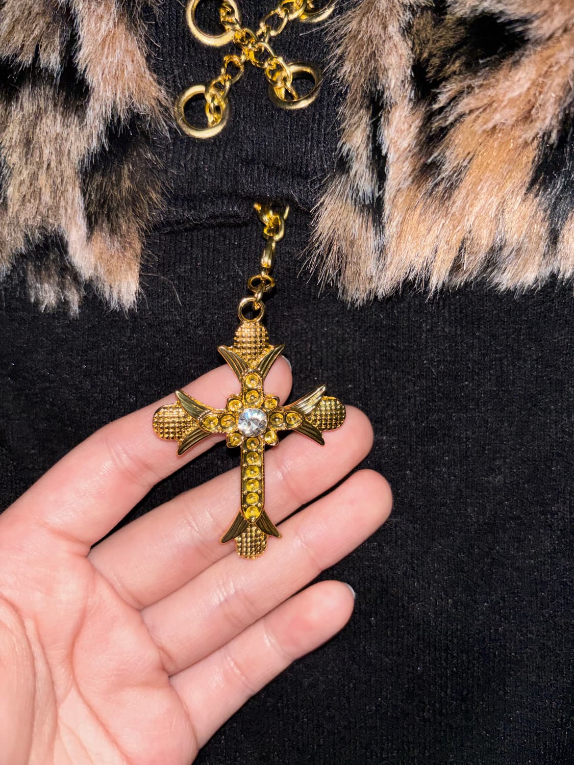 오네갸루 다이아깔 퍼 호피 레오파드 탑 브라운 십자가 큐빅 상품이미지4