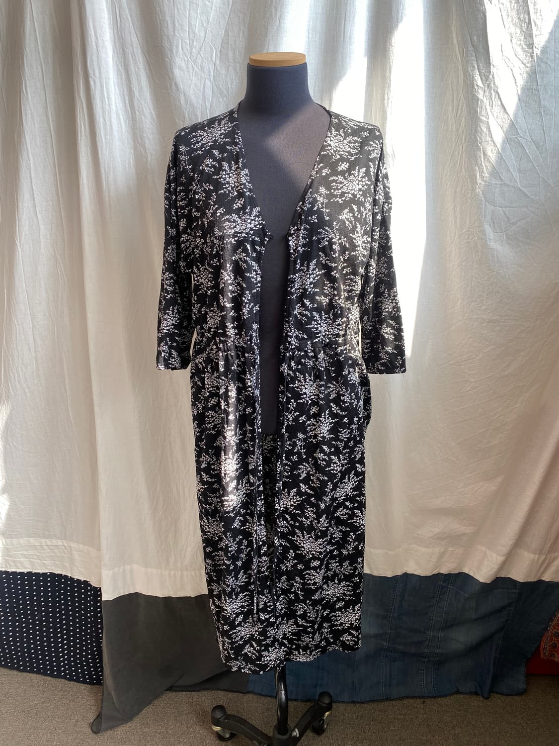 블랙 플라워 로브(F) 상품이미지2