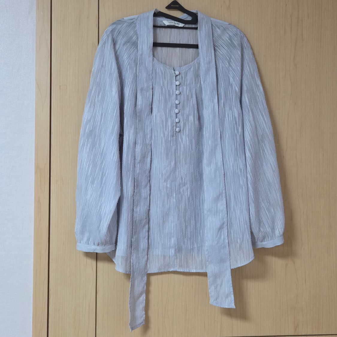 새상품) 루에브르 라운드넥 턱 타이 블라우스 간절기버전 m사이즈 상품이미지6