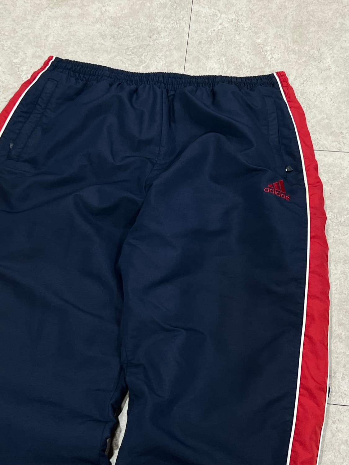 아디다스 올드스쿨 우븐 패딩 웜업 팬츠 네이비 상품이미지3