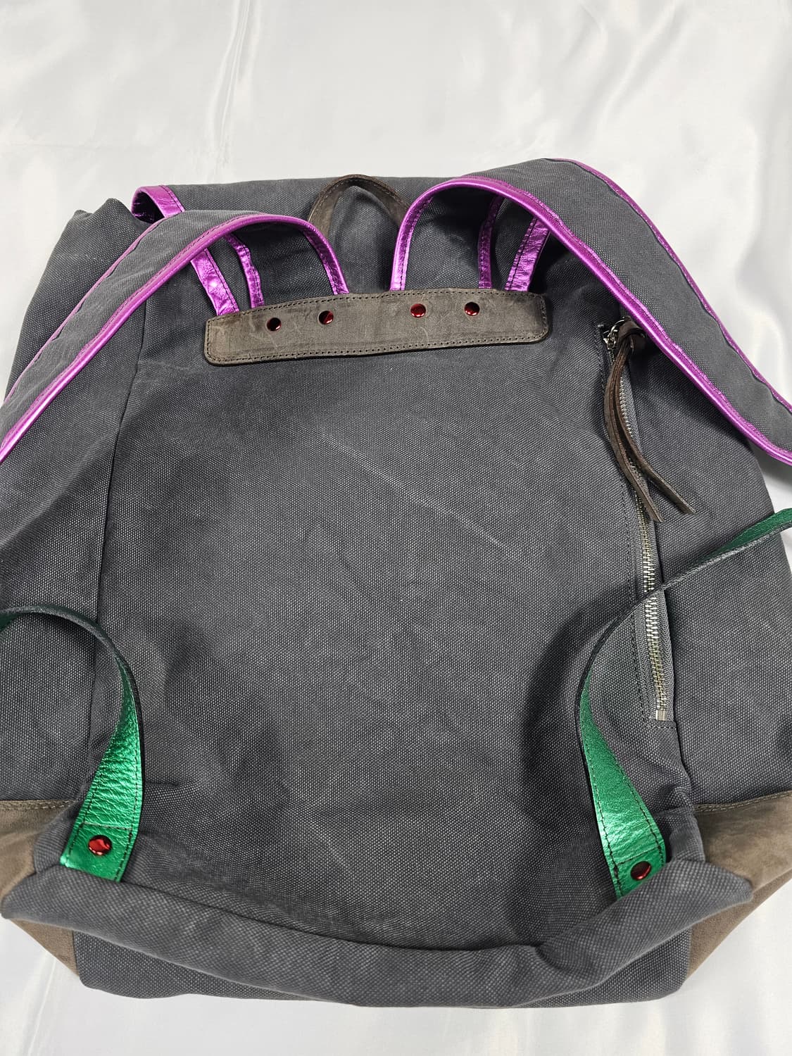 비비안웨스트우드메탈릭밀리터리백팩 상품이미지10